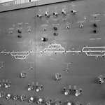 159708 Detail van het CVL-bedieningstableau in de Centrale Verkeersleidingspost (CVL-post) van de N.S. te Nijmegen.N.B. ...